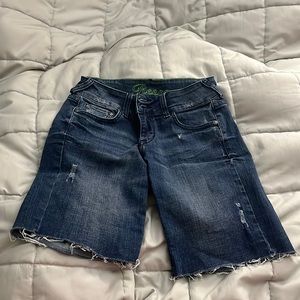 dELiA*s Reese Dark Wash Distressed Jean Bermuda Shorts Size 3/4 (Juniors)